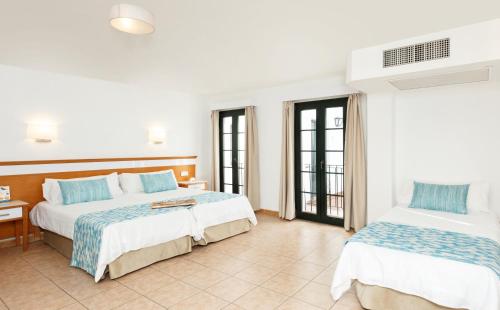 Globales Pueblo Andaluz – San Pedro De Alcantara, SC