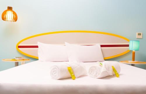 ibis Styles Guaruja Located in Balneario Cidade Atlantica, Ibis Styles Guaruja is a perfect starting point from which to explore Guaruja. The property offers guests a range of services and amenities designed to provide c