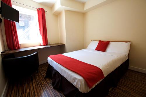 International Inn - main image