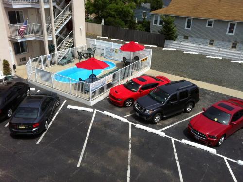 Bay Breeze Motel - image 4