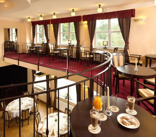 Aura Hotel - image 4