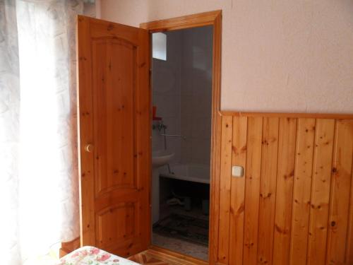Rooms for temporary accommodation for holidaymakers
