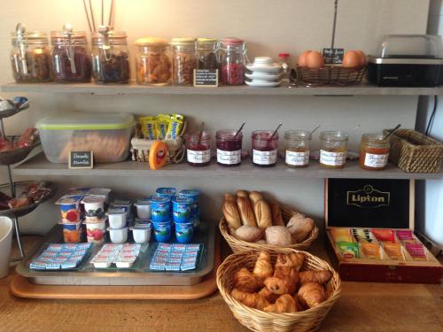 餐飲選擇, 托耶酒店 (Hotel De Troyes) in 聖皮耶爾廣場