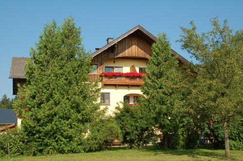  Stroblbauernhof, Pension in Seeham bei Sankt Pantaleon