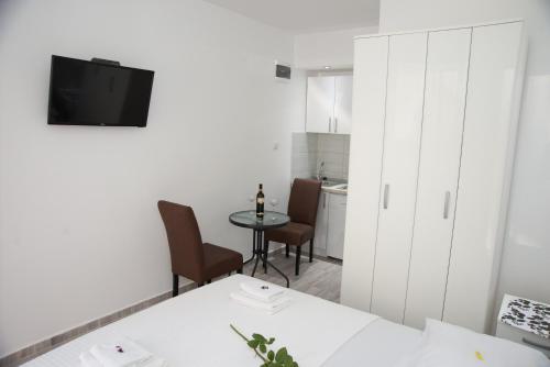 Apartments Tila - image 5