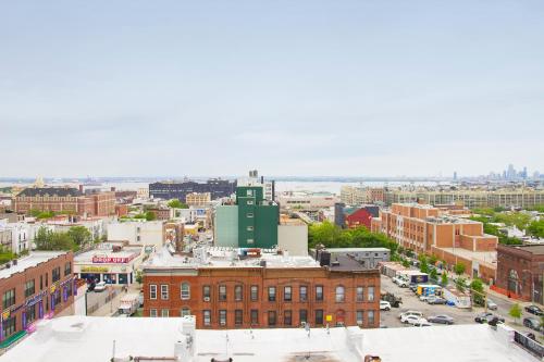 Phoenix Hotel Brooklyn Sunset Park in Brooklyn, USA