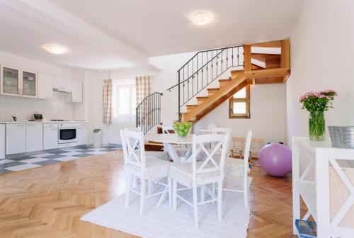  Country house on the water mill in Riđane