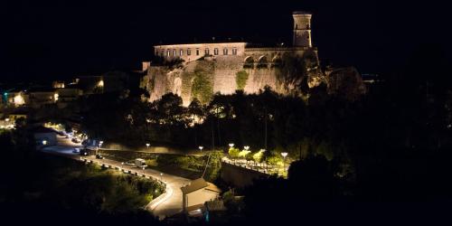  Castello Di Caccuri Suites, Pension in Caccuri bei Torre Caprara