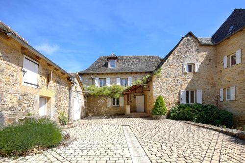 B&B Castelnau-de-Mandailles - La Source Gilhodes - Bed and Breakfast Castelnau-de-Mandailles