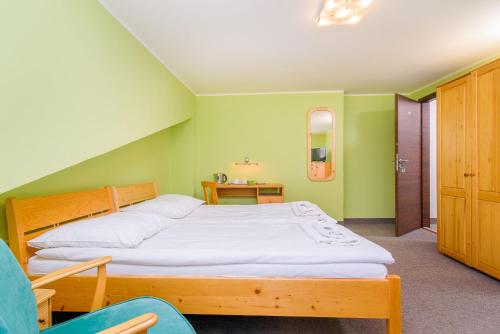 1 queen bed