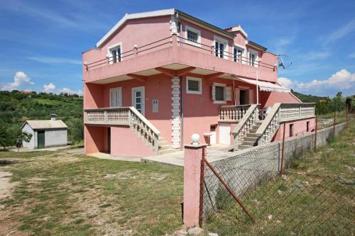  Apartment Mirni Kutak, Pension in Šibenik bei Mravnica