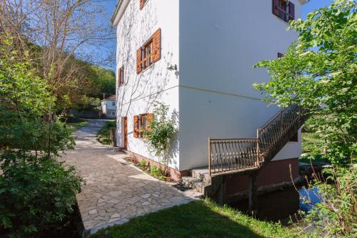  Country house on the water mill in Riđane