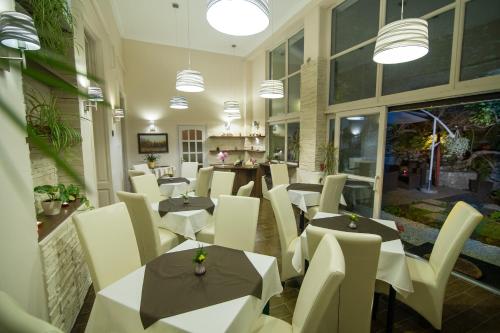 Hotel Romantik Eger - image 7