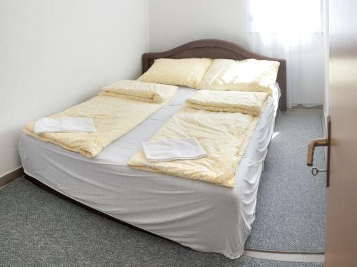 Apartment Resaa - image 11