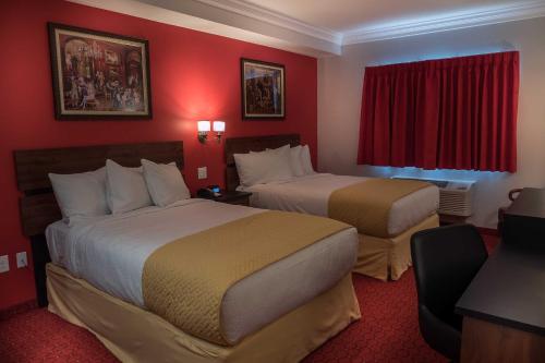 2 double beds