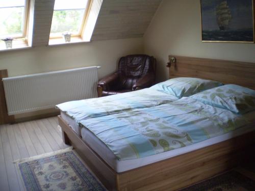Double Room image 6