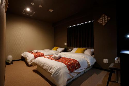 Standard Twin Room with Shared Bathroom