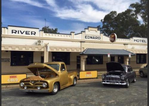 . Edward River Hotel