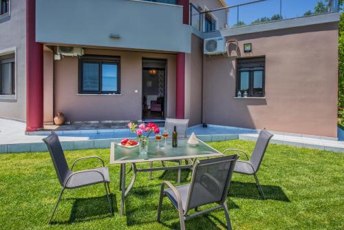  Marelia Luxurius Apartment in Tavronítis