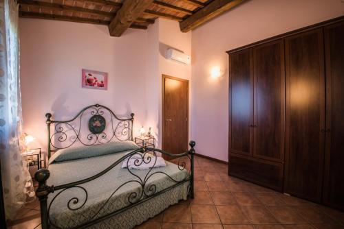 2 bedrooms, 3 beds