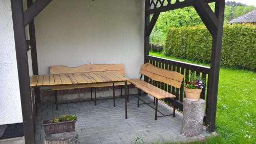 Altan/terrasse, Chalupa Pod Drabskymi svetnickami in Mnichovo Hradiste