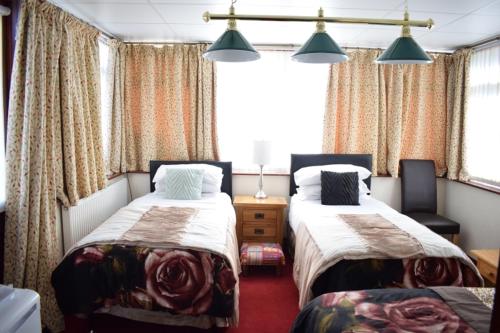 Clifton Bridge Guesthouse - image 10