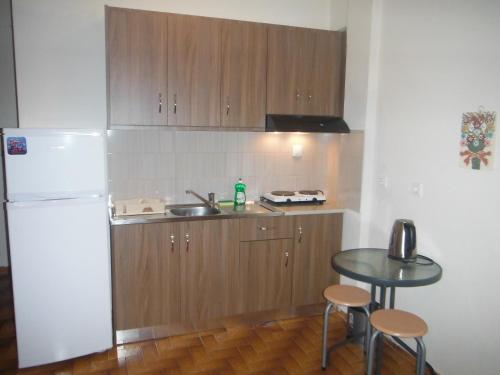 Dimitra's Apartments - image 2