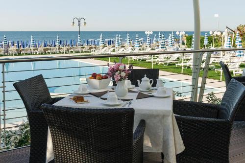 Hotel Le Soleil - image 11