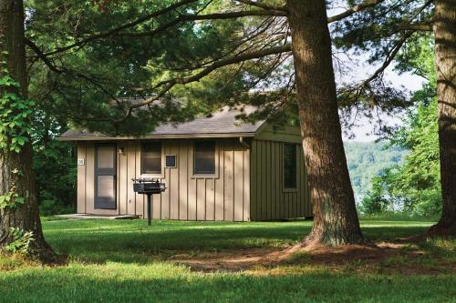 Hueston Woods Lodge and Conference Center - Accommodation - Oxford
