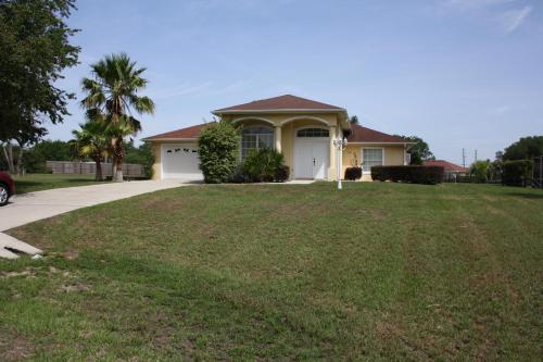 Luxury Villa with Pool and Springs, beaches near Golf courses