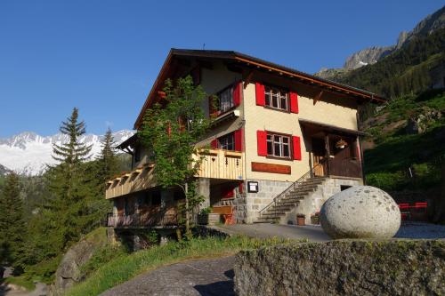 Gasthaus Göscheneralp - Accommodation - Göschenen