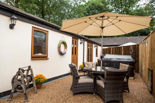 100658334 South Causey Inn
