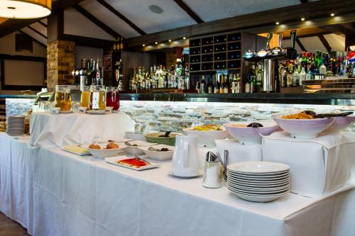 식음료(F&B), 더 레가시 로즈 앤 크라운 호텔 (The Legacy Rose and Crown Hotel) in 솔즈베리