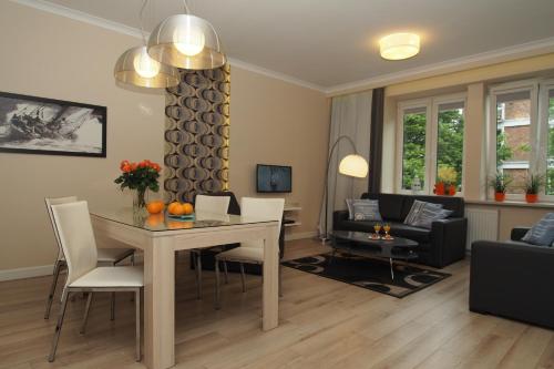 Grand-Tourist Center Point Apartments - image 7