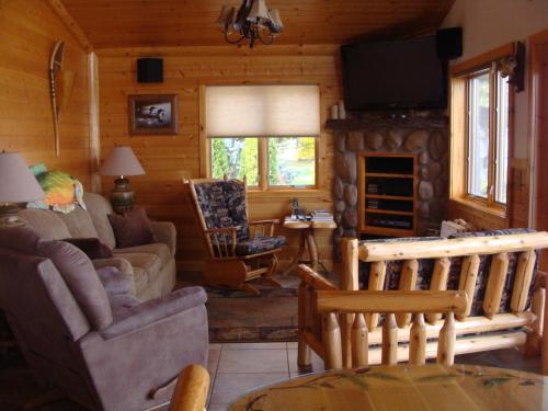 Walleye Inn Home - image 2
