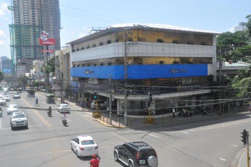 スカイブルー ホテル