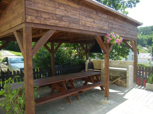 Létesítmények, Penzion Lida in Srbsko