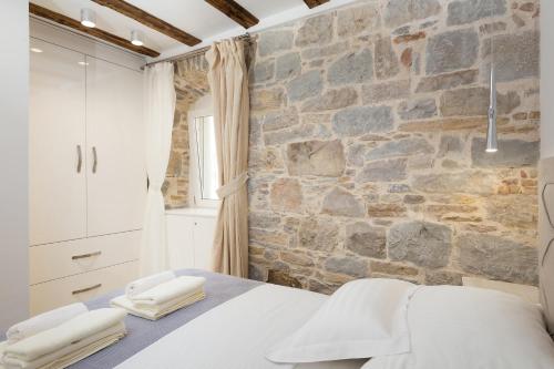 Split Inn Apartments - image 5