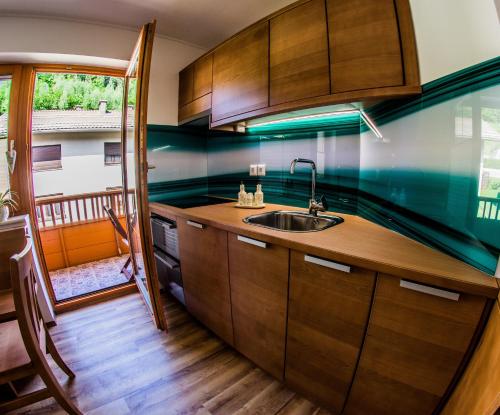 кухня, Apartments BBI in Луце