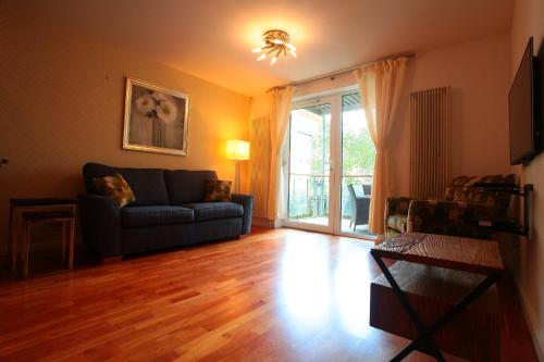 Edinburgh Old Town - image 11