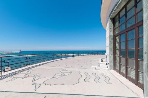 Balcony/terrace, iH Hotels Bari Grande Albergo delle Nazioni in Bari