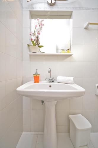 Dilino Hotel Studios in Agios Prokopios