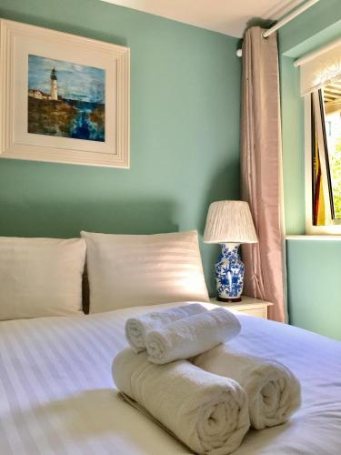 Edinburgh Old Town - image 7