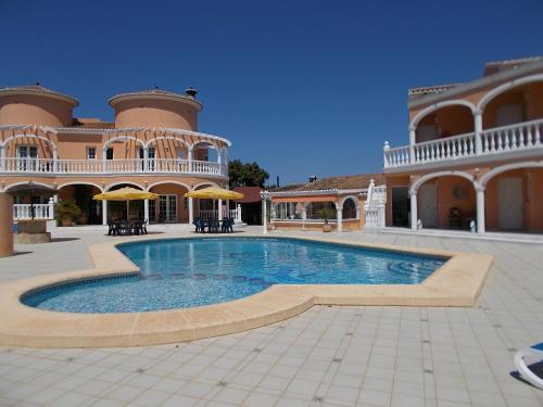 Exterior view, Pension Los Caballos in Almadrava