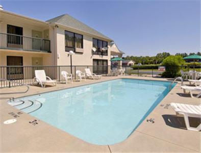 設施, 桑福德戴斯酒店 (Days Inn by Wyndham Sanford) in 桑福德