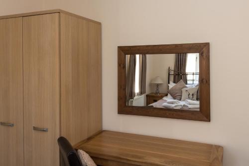 The Wheatsheaf Inn - image 8