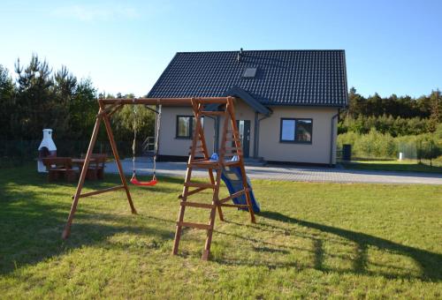 Spēļu laukums, Dom wakacyjny Albert in Mieroszyno