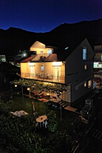 Apartments Lovori-Lorbe