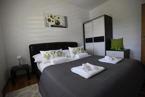 Apartments Lovori-Lorbe