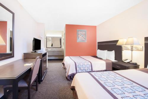 Days Inn by Wyndham Hobbs - image 2
